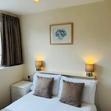 Brialene Flats * סקארבורו