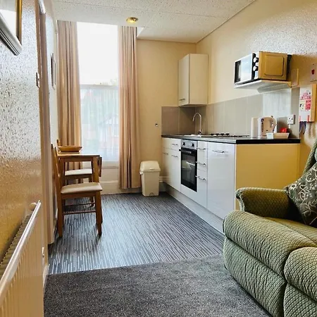 Brialene Flats סקארבורו