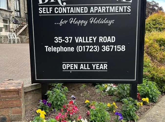 Brialene Flats * Scarborough