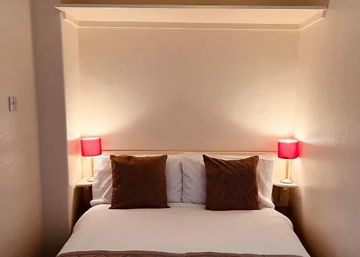 Brialene Flats * Scarborough